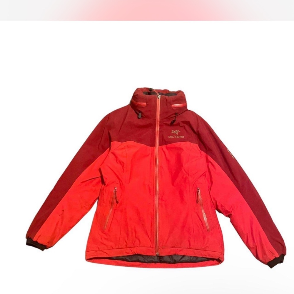 Arc'teryx Red Raincoat Water-Resistant Athletic Fit
